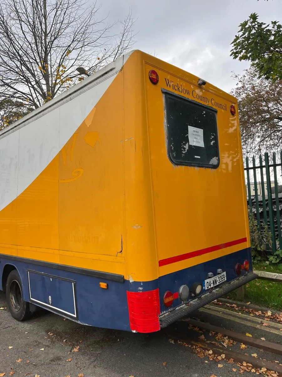 Library Bus - Image 3