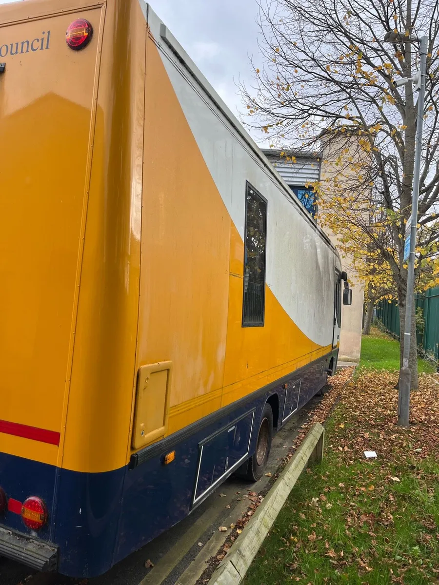 Library Bus - Image 4