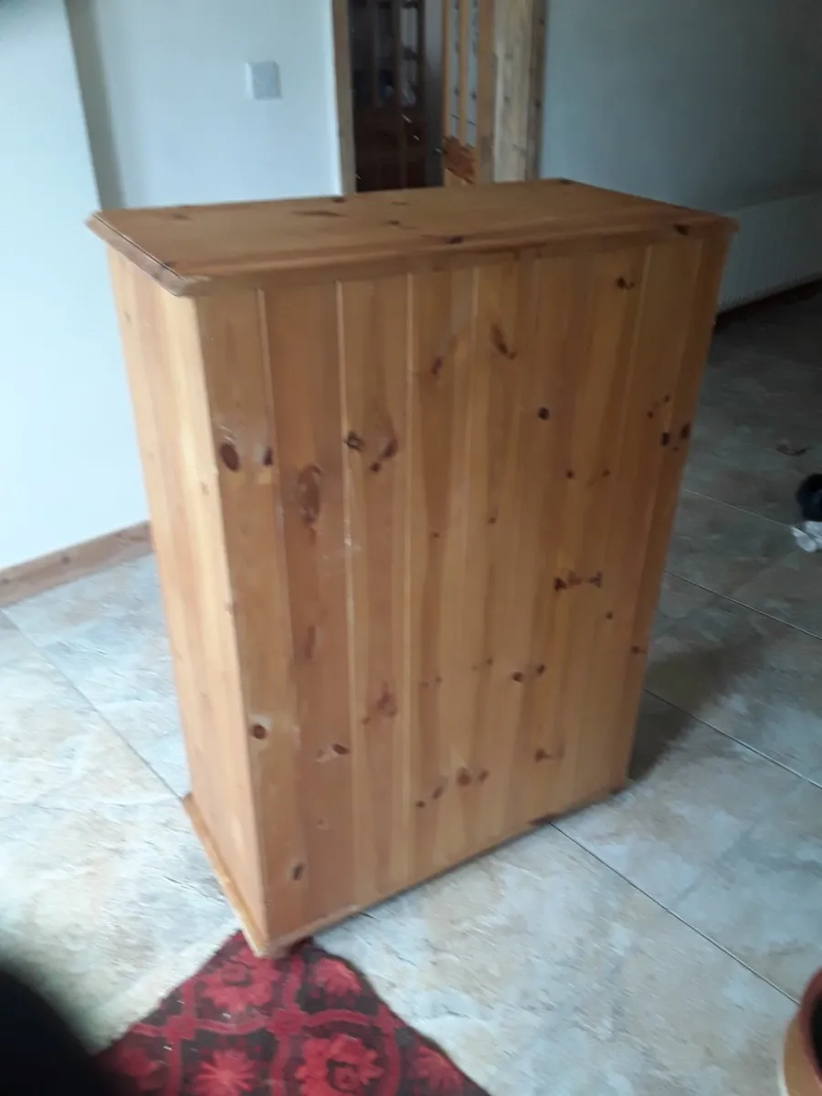 Strong sturdy solid pine Chester drawers - Image 4