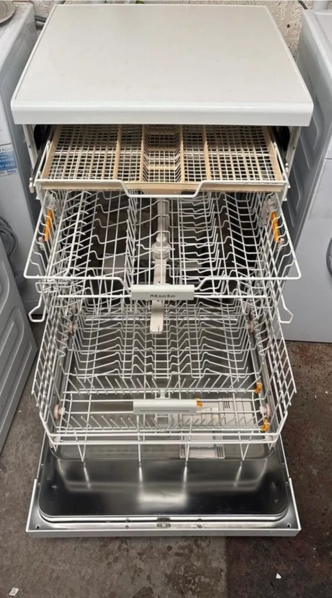 Miele Dishwasher - Image 3