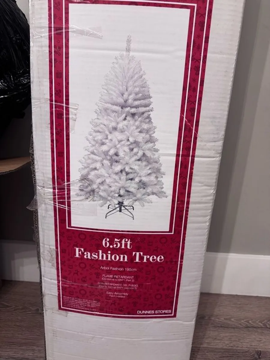 White christmas tree - Image 1