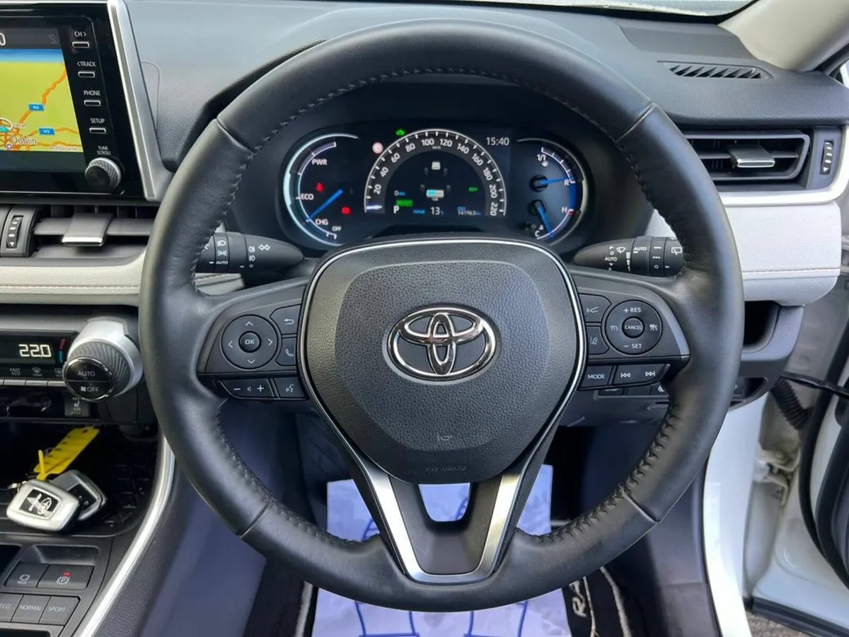 Toyota RAV4 AWD 2.5 PLUG-IN HYBRID AUTO // TOYOTA - Image 4