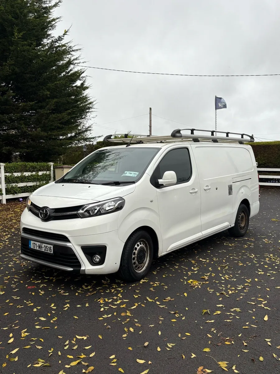 2017 Toyota proace LWB Doe 8/26 low low KMS - Image 2