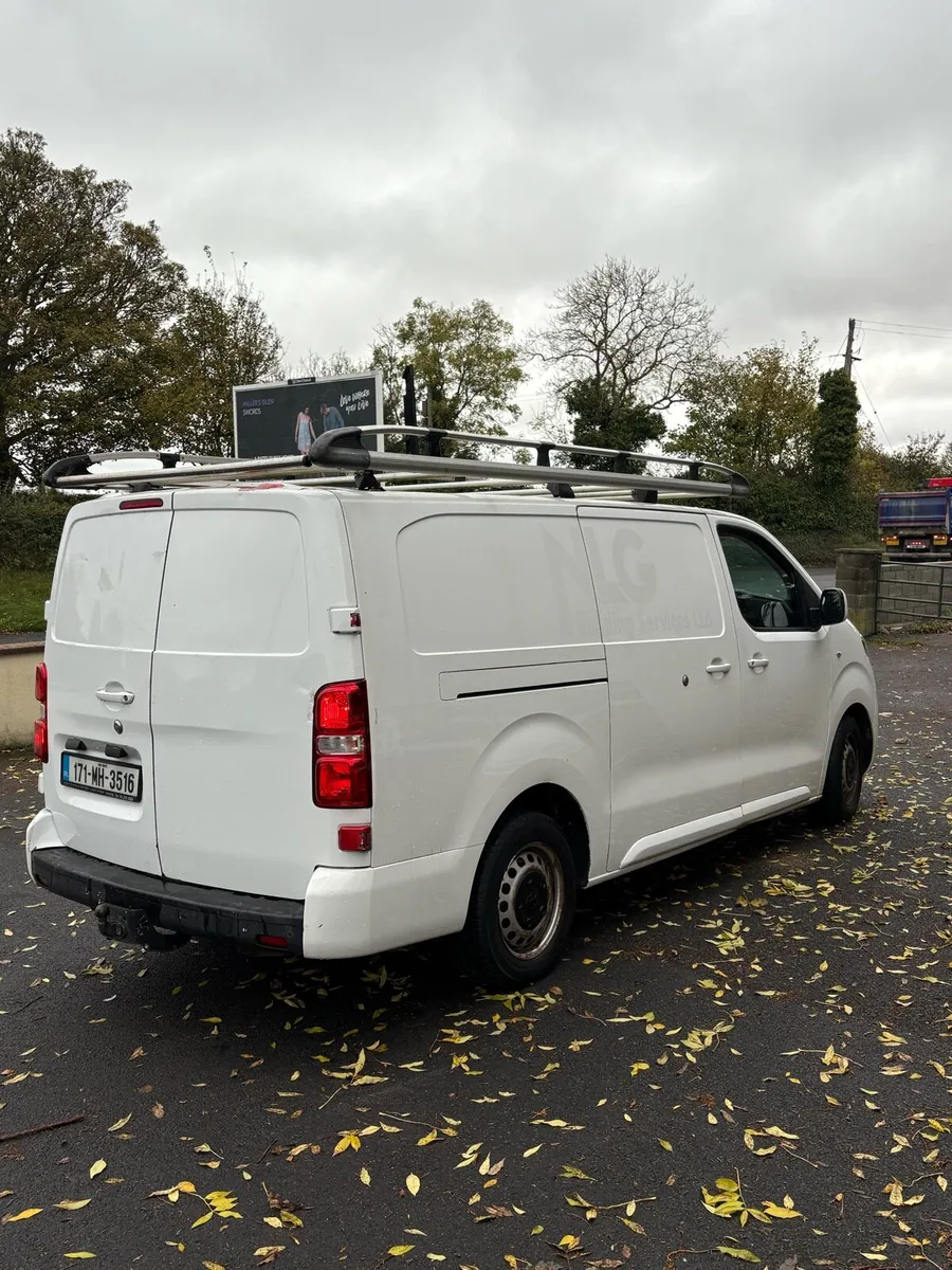 2017 Toyota proace LWB Doe 8/26 low low KMS - Image 4