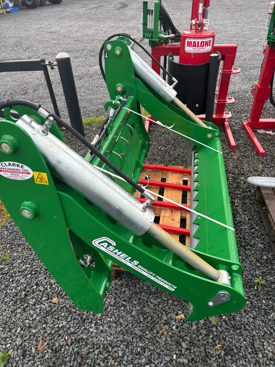 Cashel Bale Shear IN STOCK! - Image 1