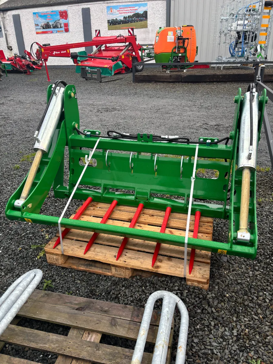 Cashel Bale Shear IN STOCK! - Image 2