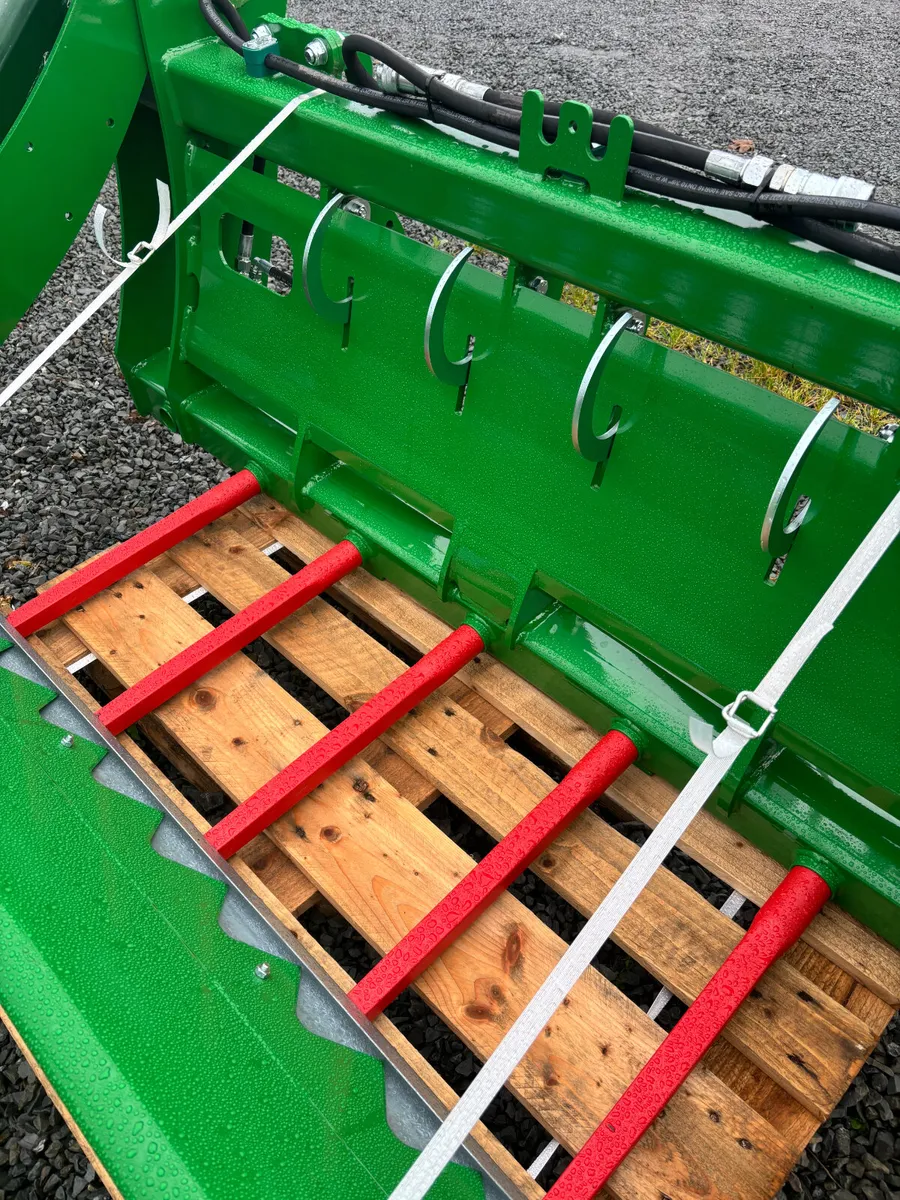Cashel Bale Shear IN STOCK! - Image 3