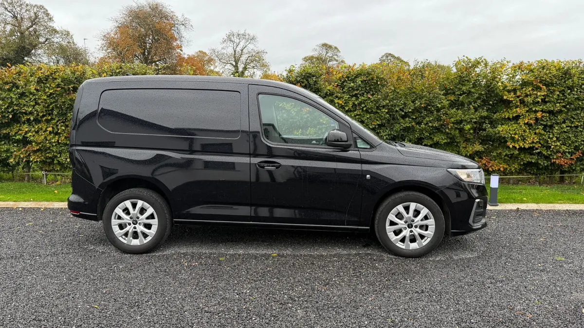 2024 Ford Transit Connect Limited 2.0 - Image 2