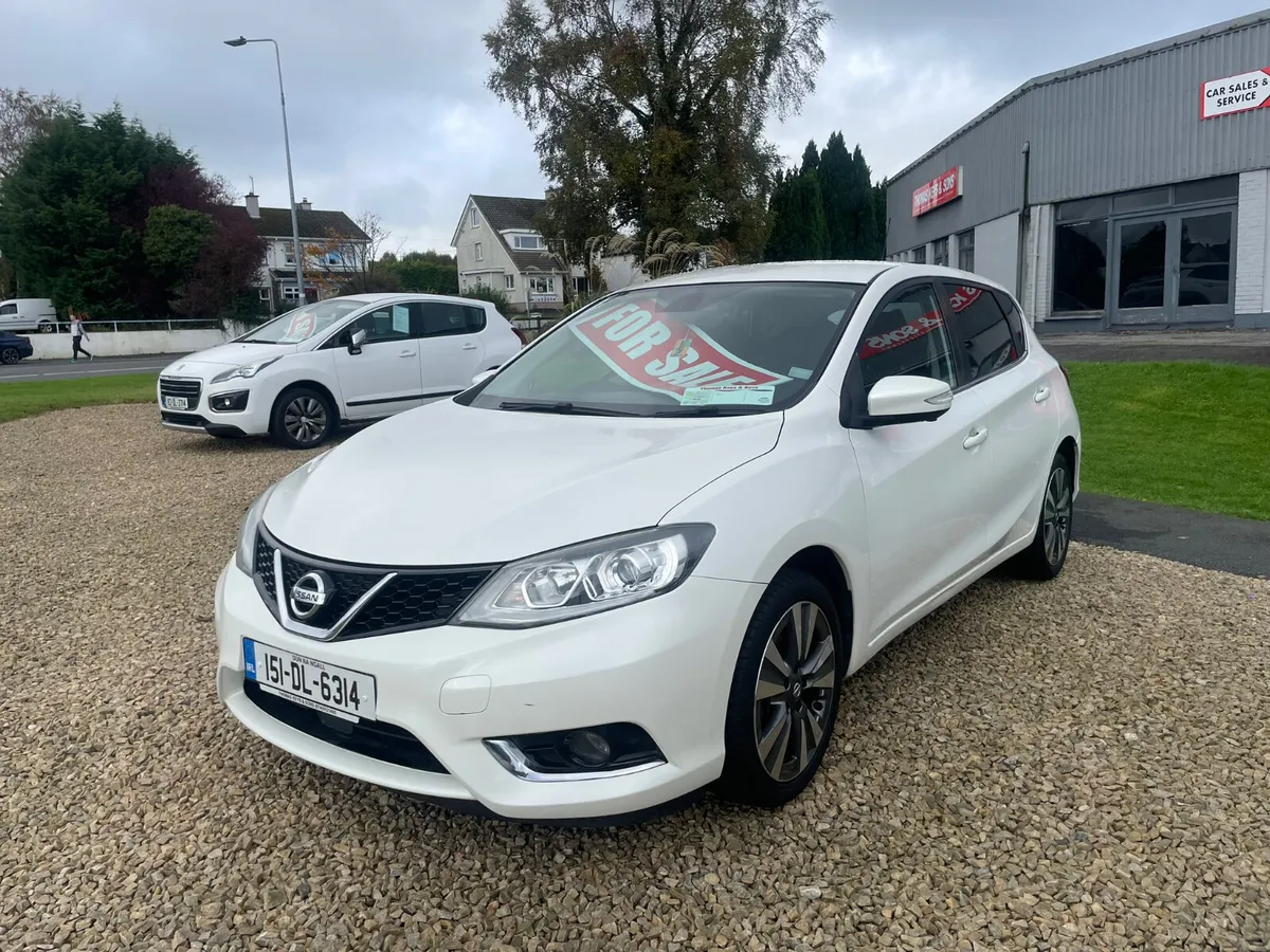 2015 Nissan Pulsar XE - Image 2