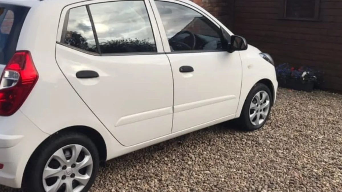 HYUNDAI I10 ONLY 14000 MILES - Image 1