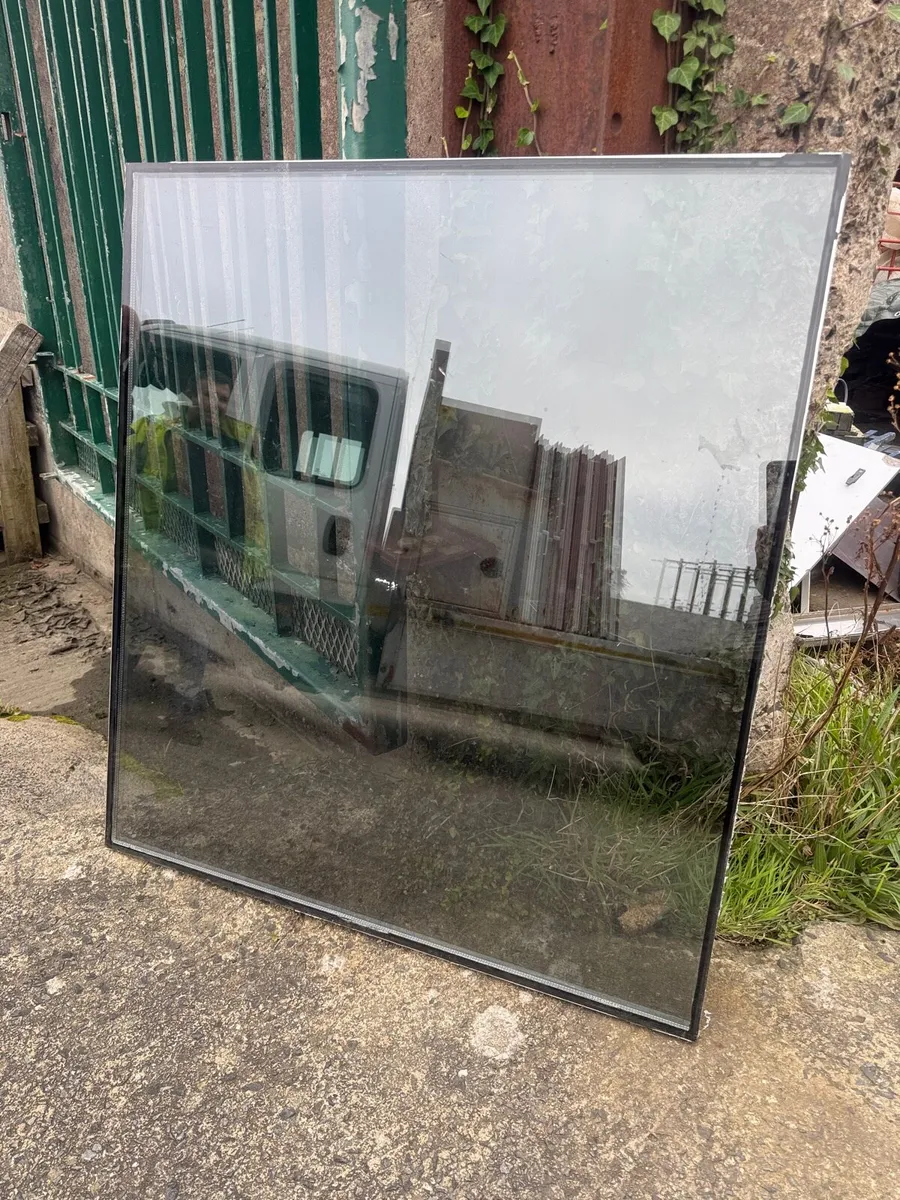 Double glazing units 980mm x 108mm tinted - Image 1