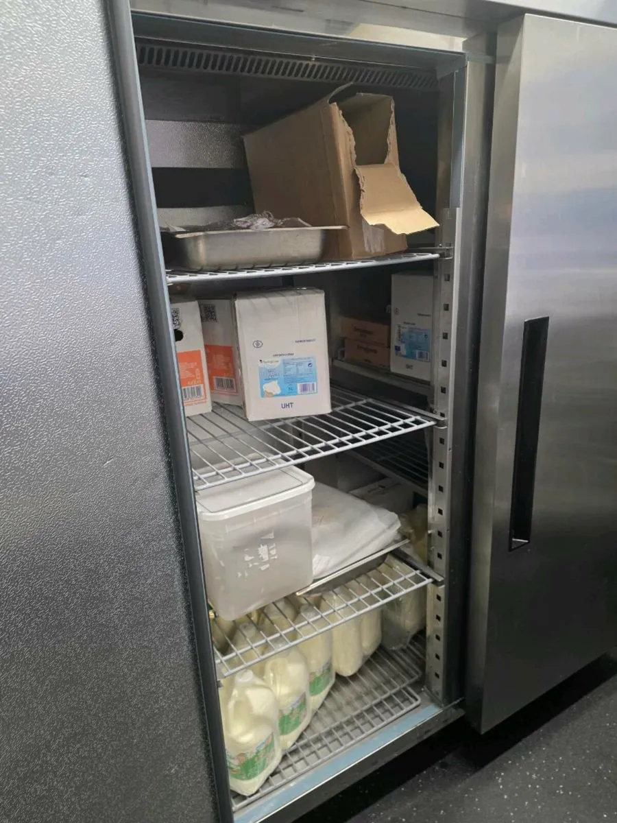 Commercial fridge - Image 2