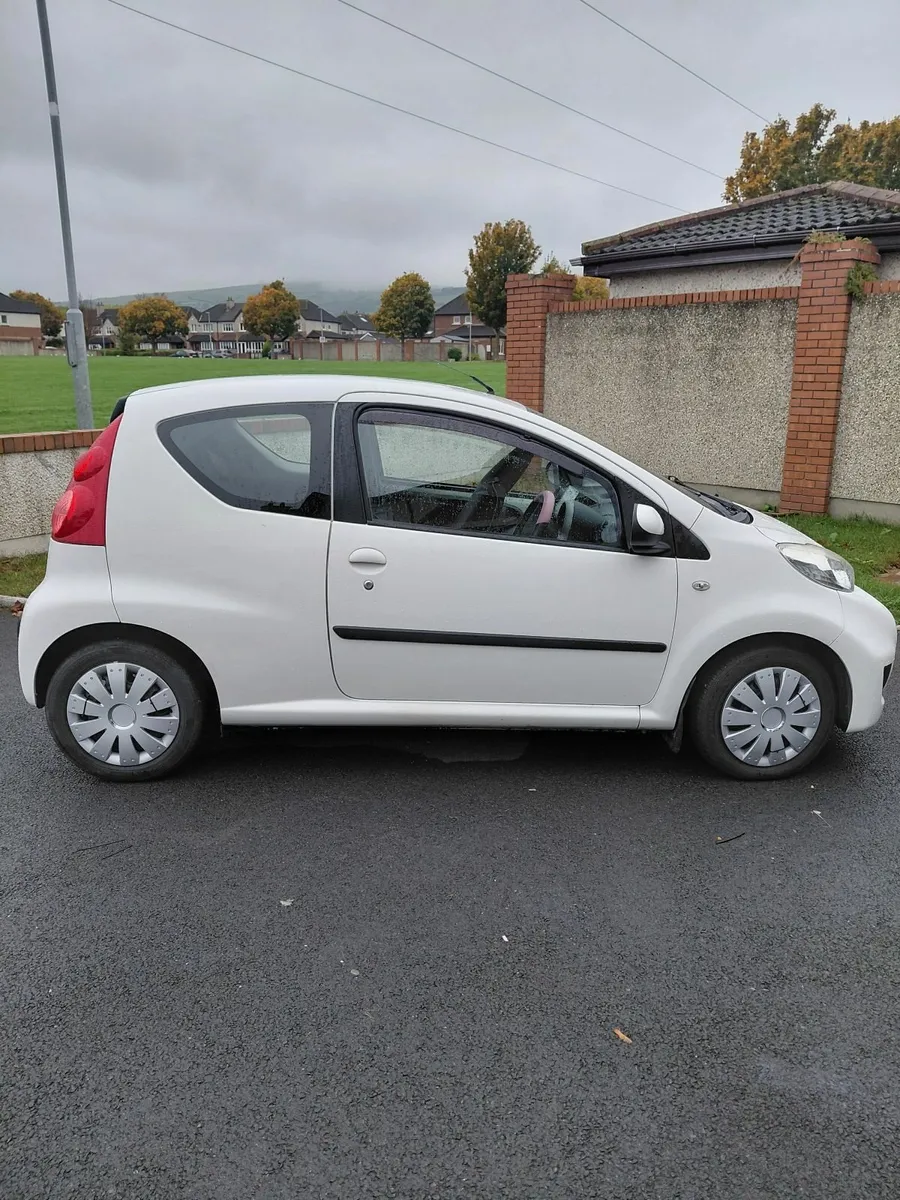 Peugeot 107 2012 - Image 2
