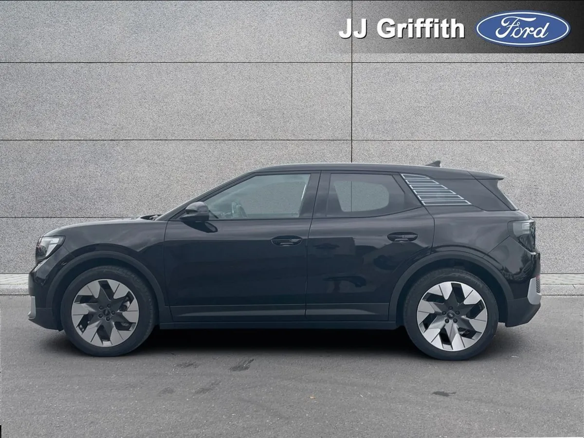 Ford Explorer Premium 77kwh Extended Range RWD - Image 3