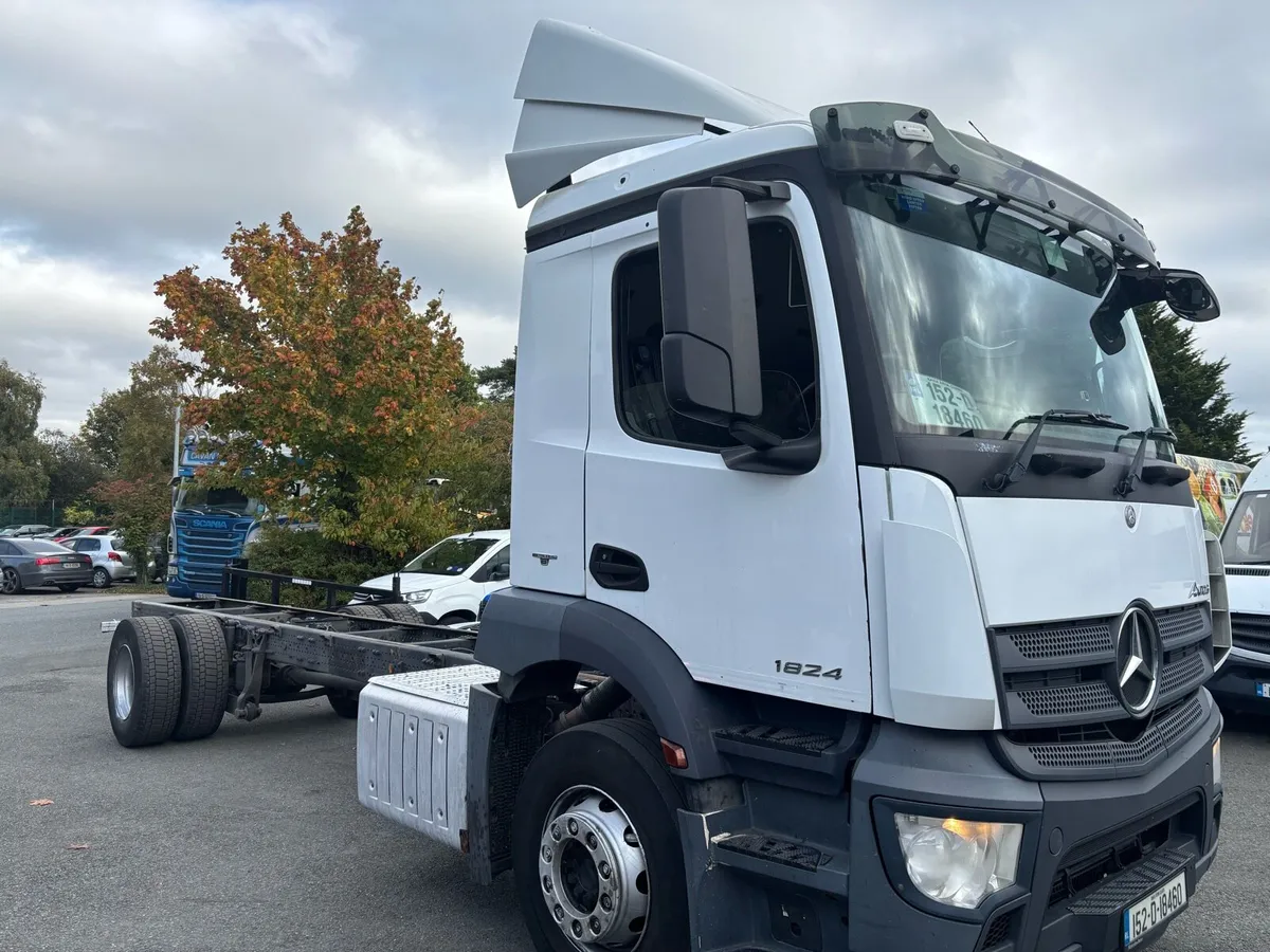 Mercedes Antus 1824 2015 - Image 1