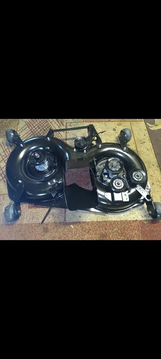 Lawnmower deck