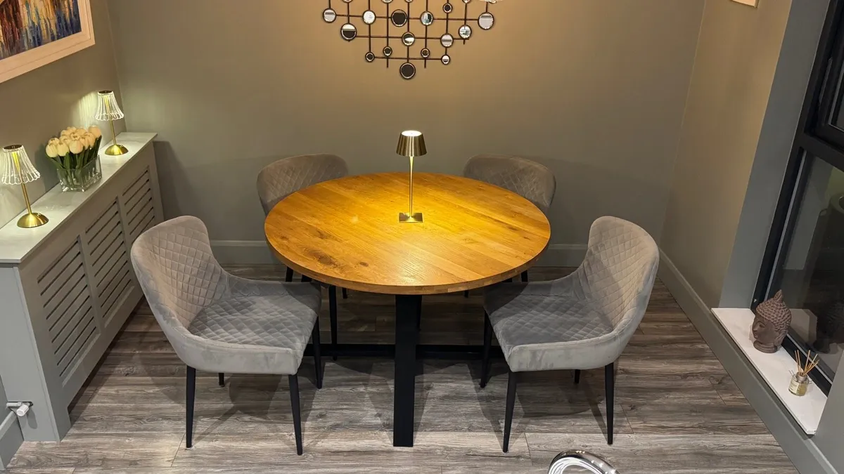 Dining table plus 4 chairs - Image 2