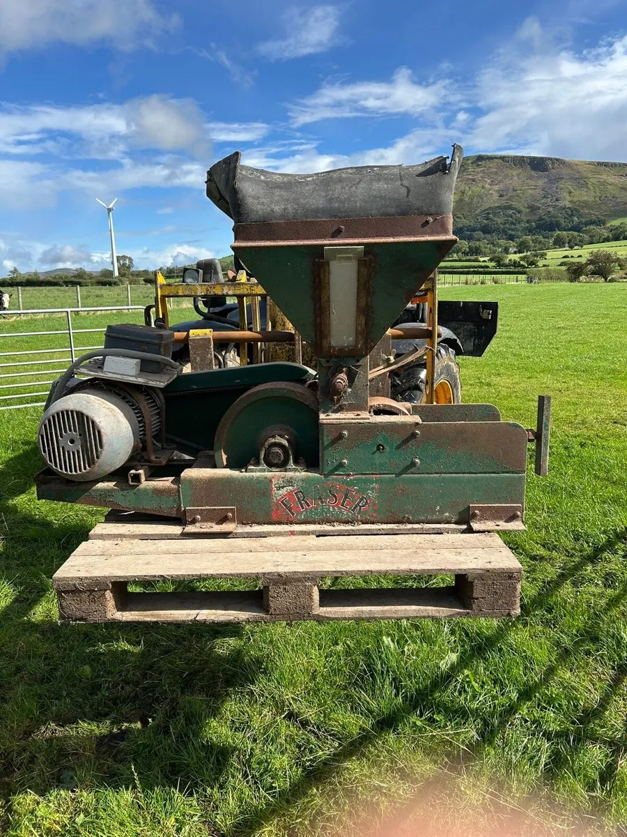 Fraser Electric Barley Crusher - Image 3
