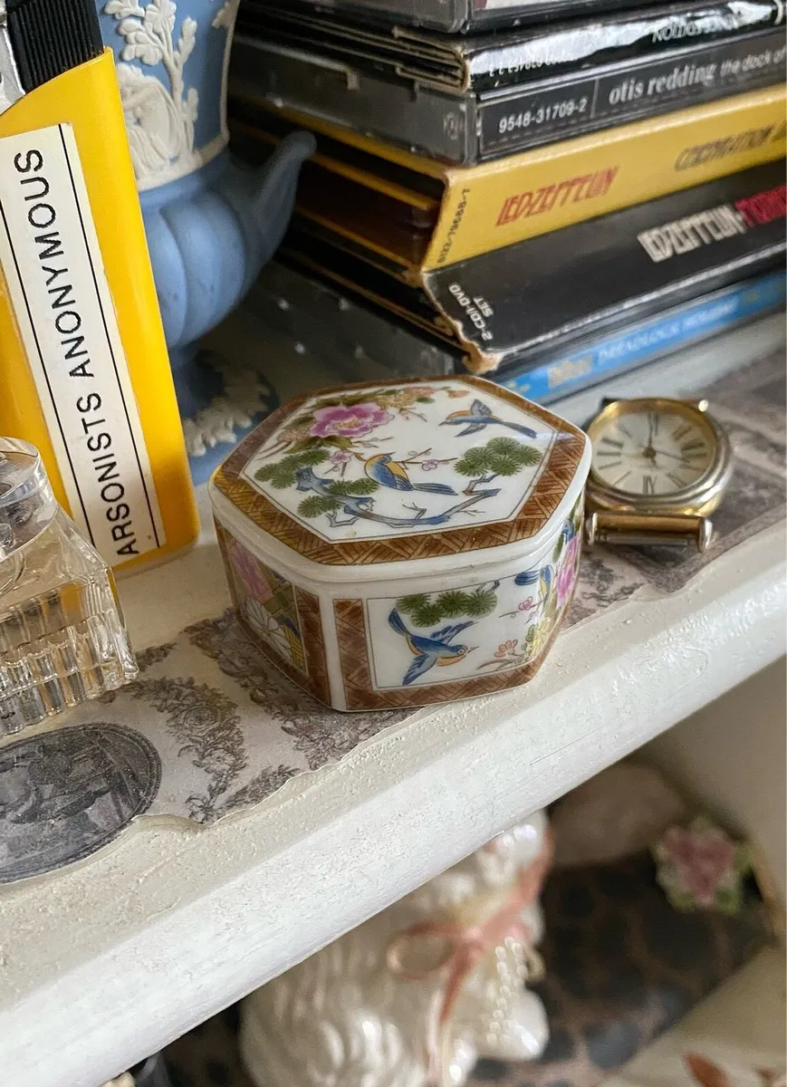Vintage Asian Porcelain Trinket Box - Image 3