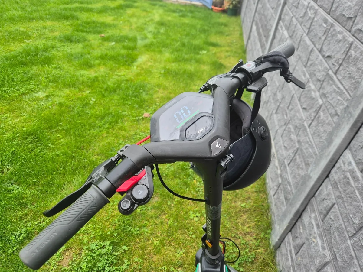 Electric scooter - Image 3