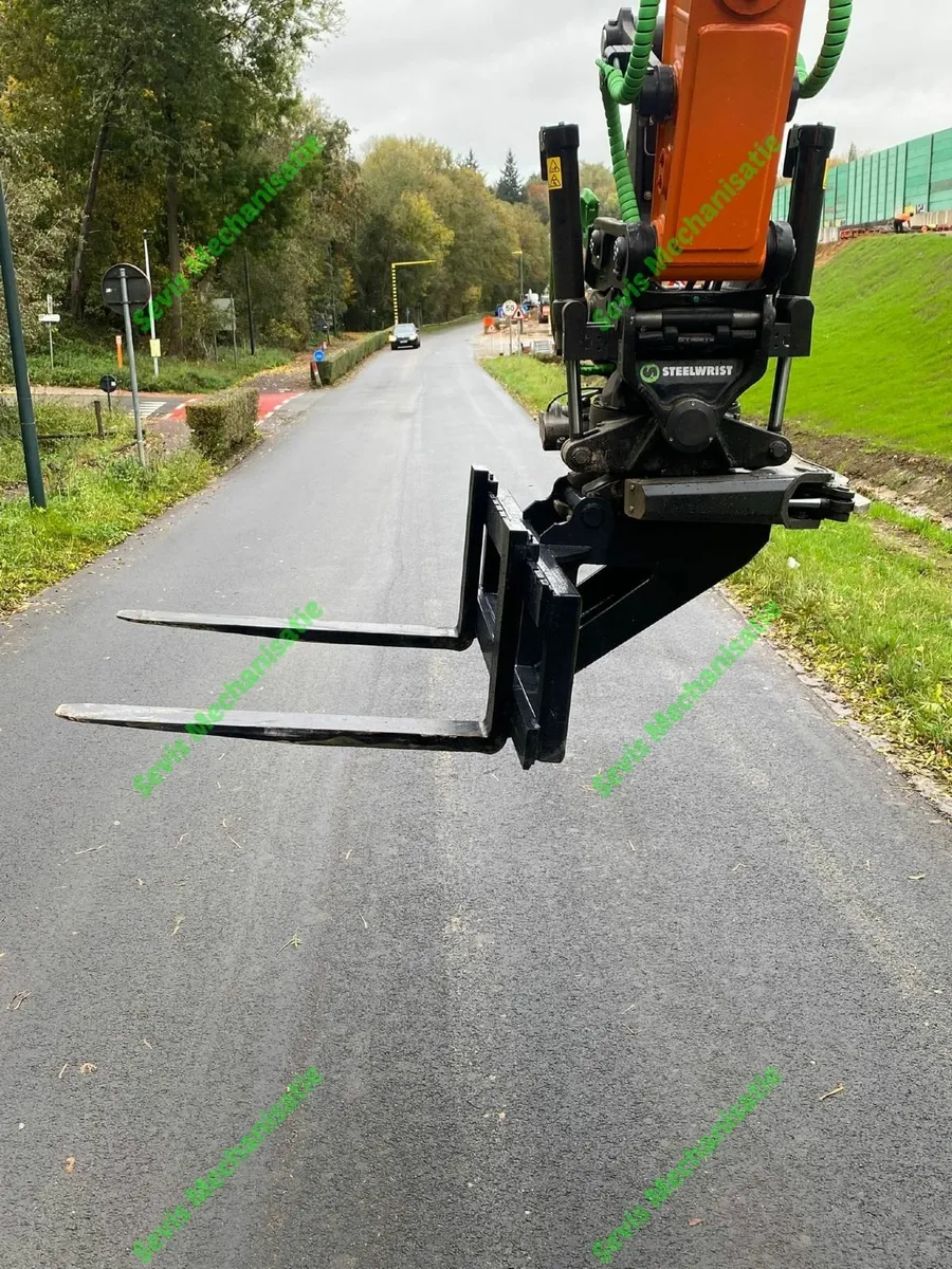 S60 Pallet Forks  cw10 120 cm 140 cm Excavator - Image 1