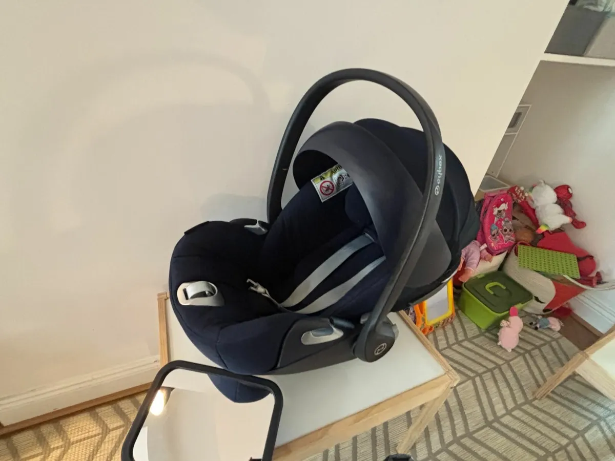 Cybex i-cloud Car Seat and base - Image 2
