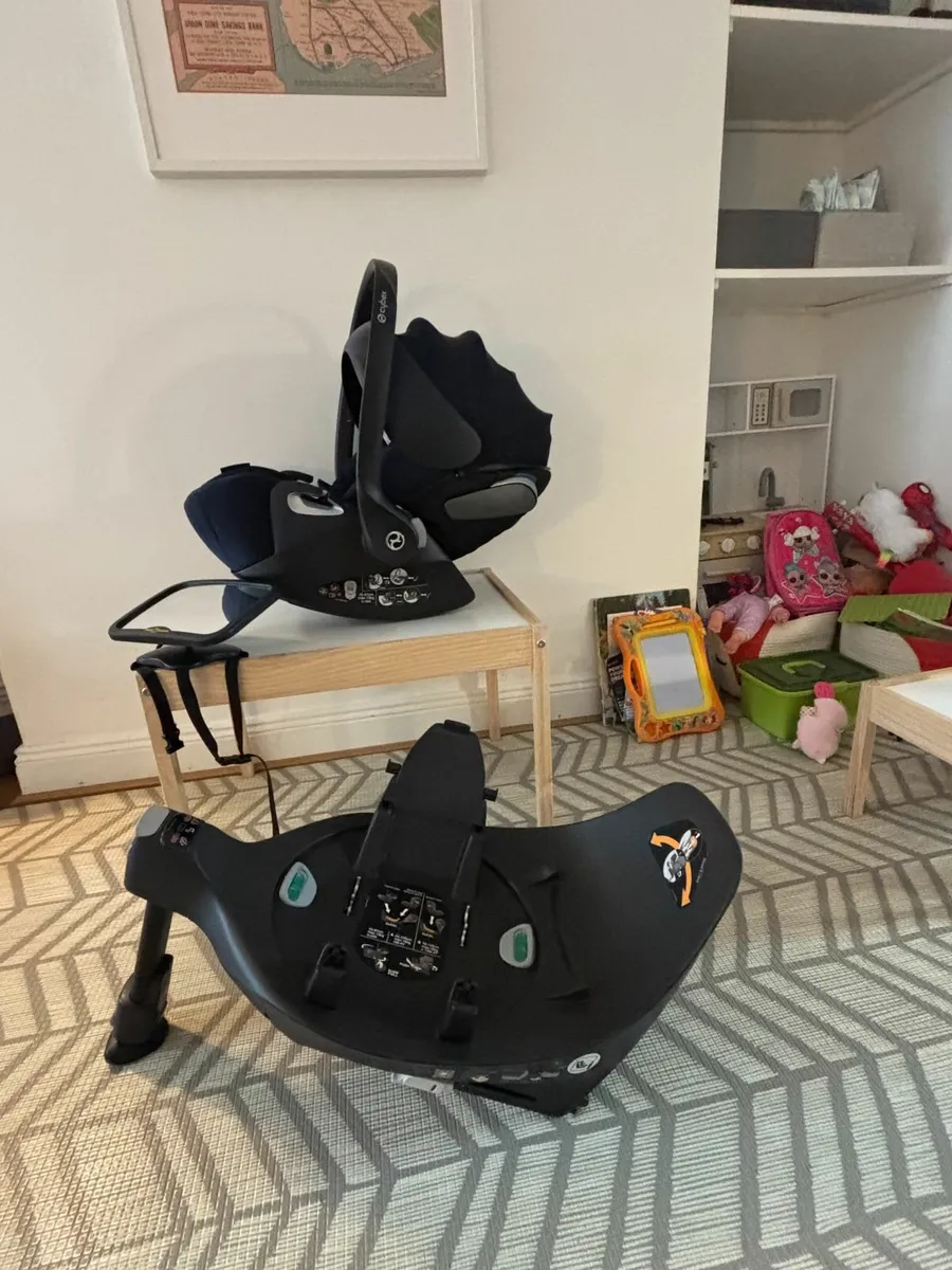 Cybex i-cloud Car Seat and base - Image 3