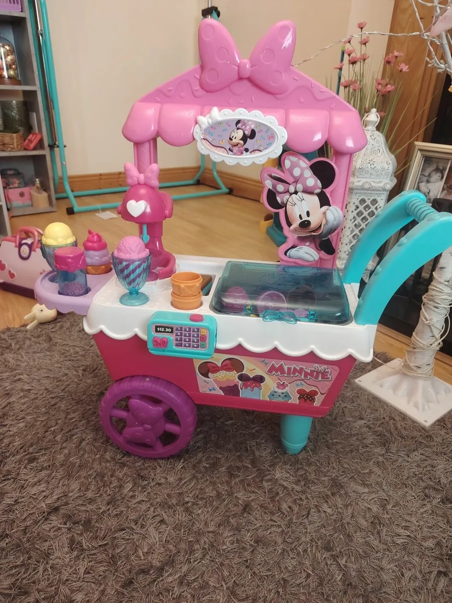Minnie mouse Ice cream cart