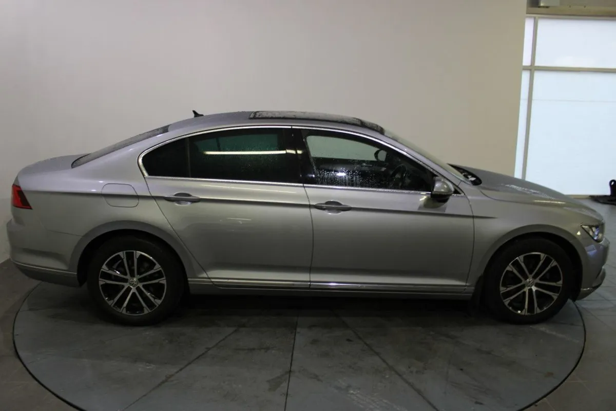 Volkswagen Passat Highline 2.0 TDI 150HP - Image 4