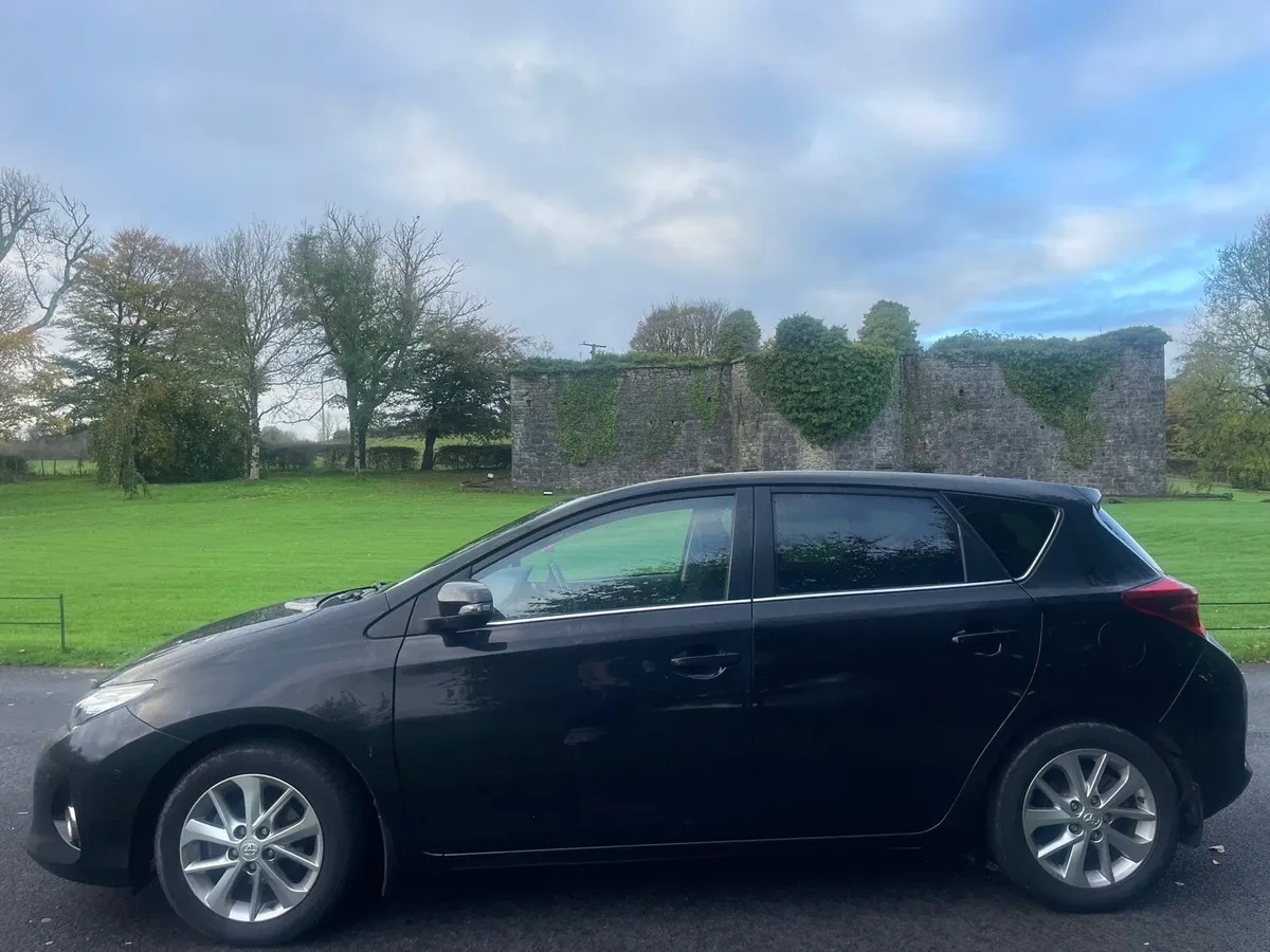 Toyota Auris 2014 1.4L D-4D Excel S/S 5DR - Image 2