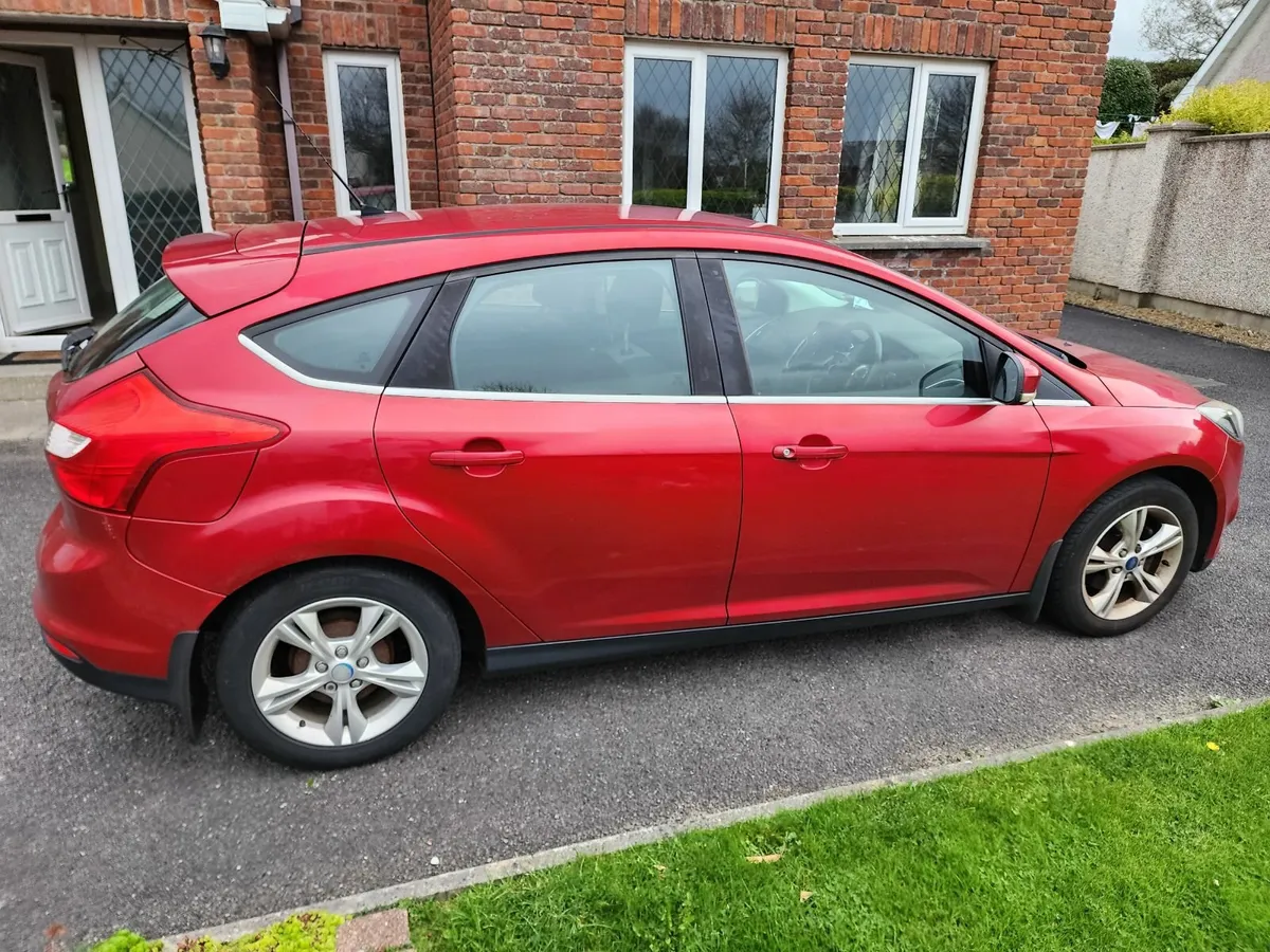 Ford Focus 2011 - Image 3