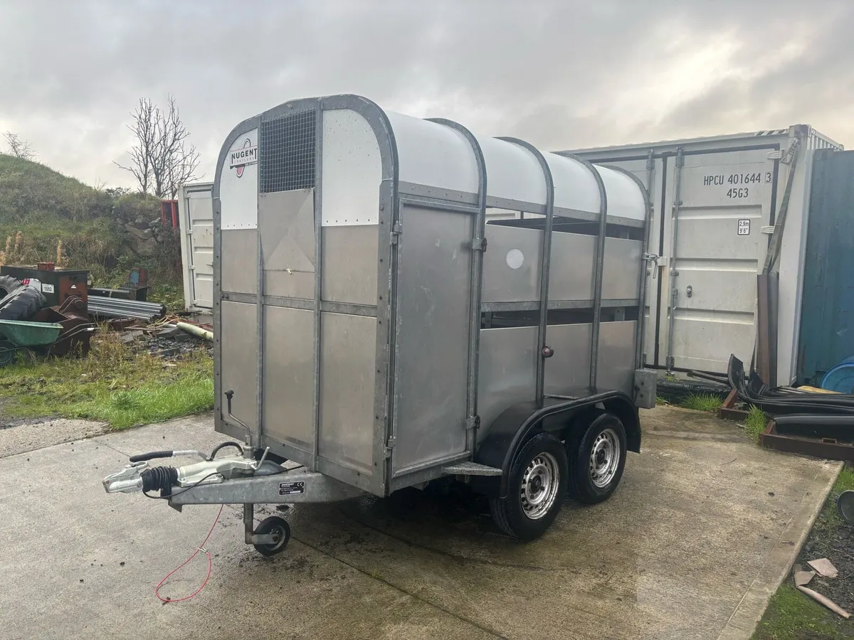 Nugent 8x5 Livestock Trailer like new - Image 2