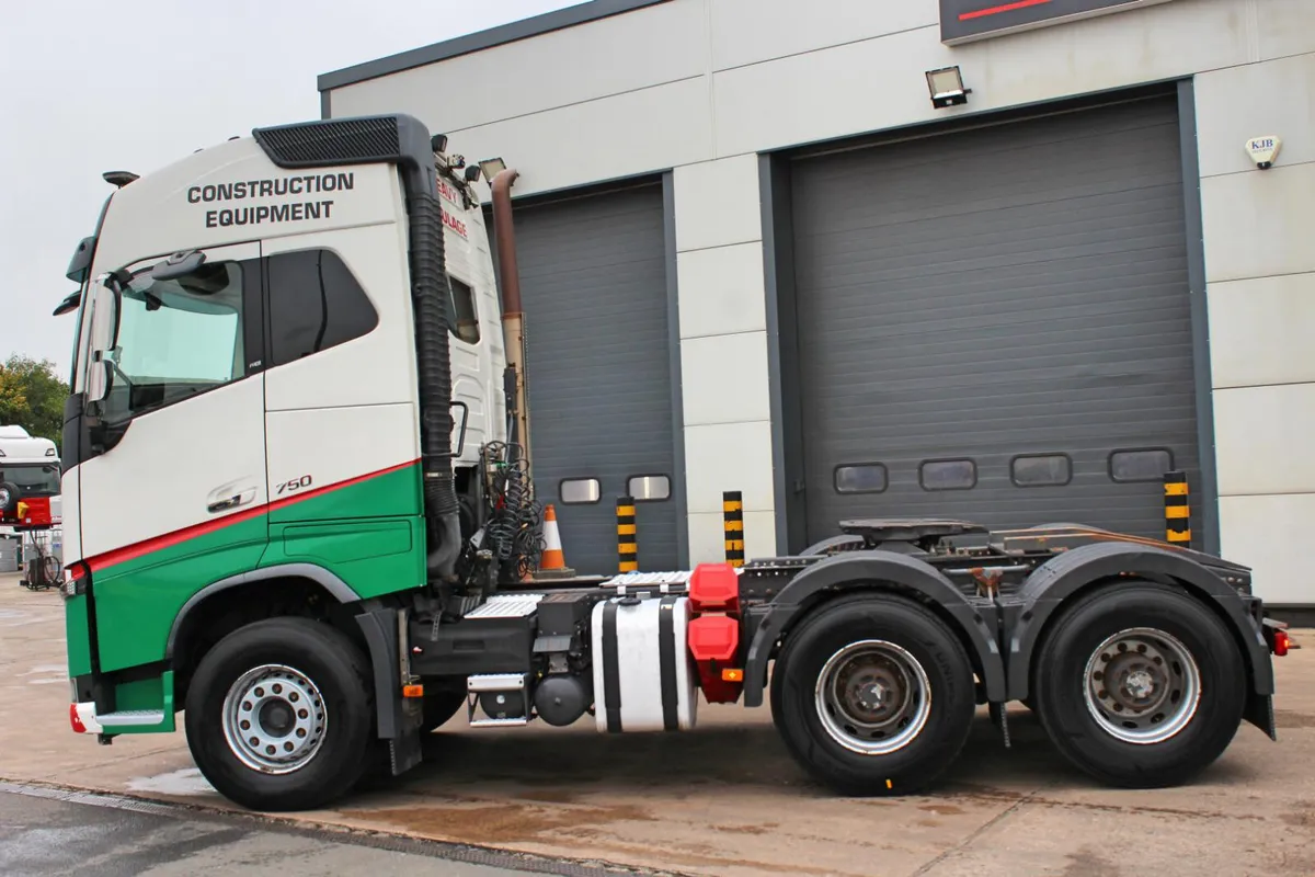 2017 (17) VOLVO FH16 750 6X4 TRACTOR UNIT (EURO 6) - Image 4