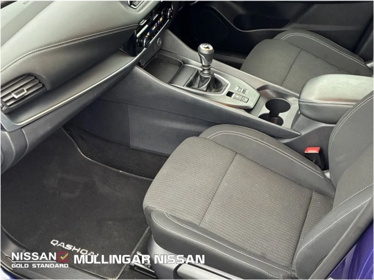 Nissan QASHQAI 1.3sv M/hybrid Petrol - Check out - Image 4