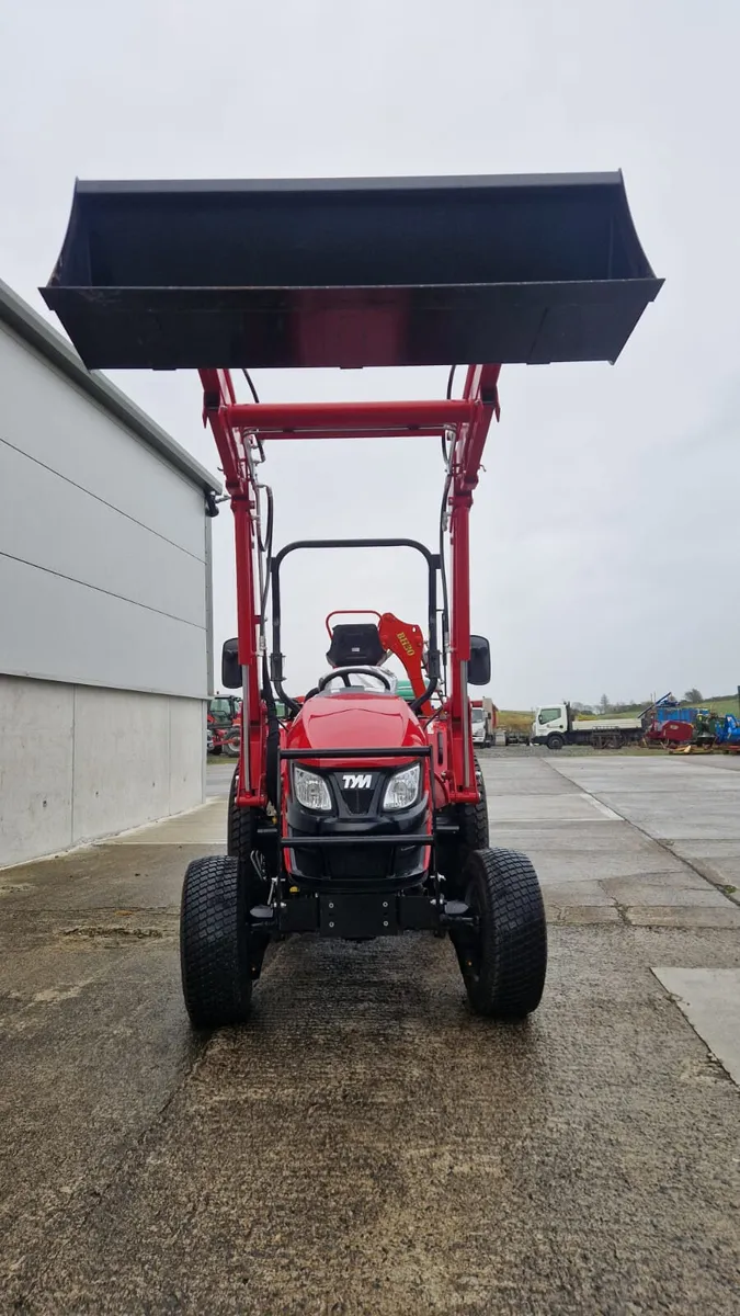 TYM T395 Compact Tractor - Image 4