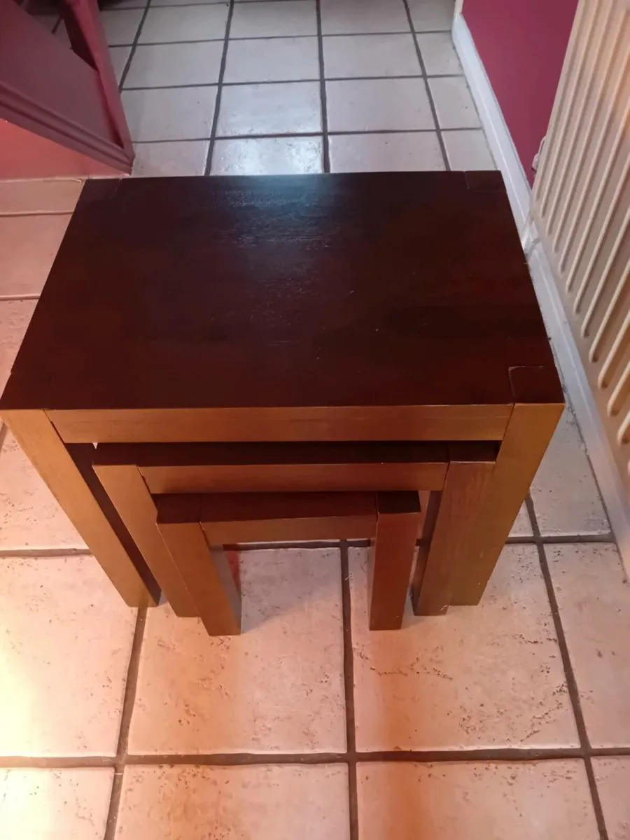 Nest of tables - Image 1