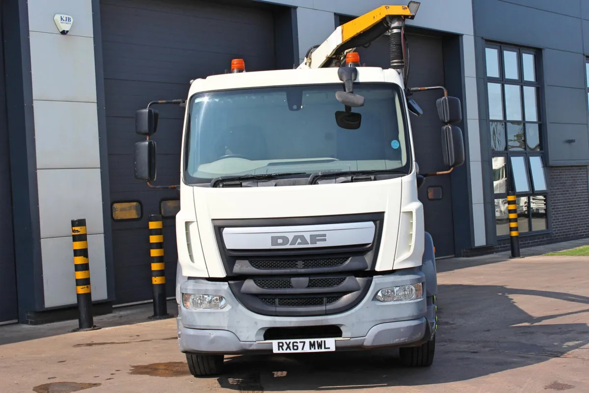 2017 (67) DAF LF 260 4X2 VACUUM TANKER (EURO 6) - Image 3