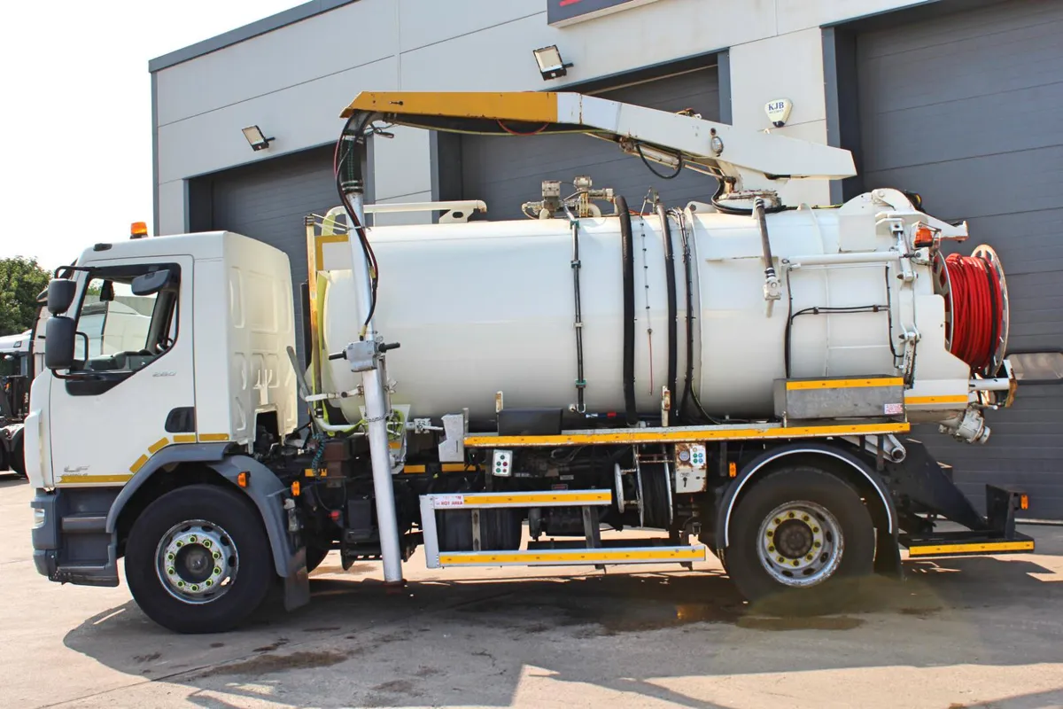 2017 (67) DAF LF 260 4X2 VACUUM TANKER (EURO 6) - Image 4