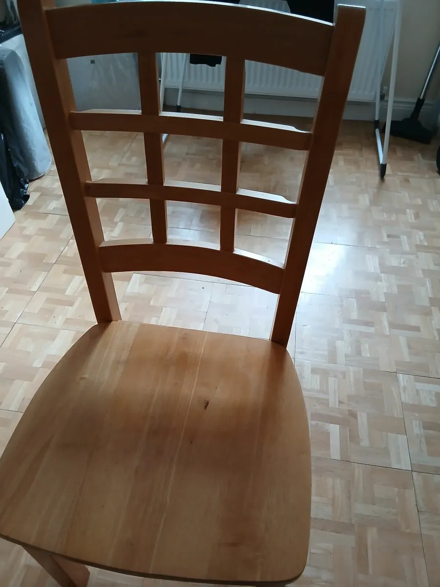 Kitchen table and 6 chairs - Image 2