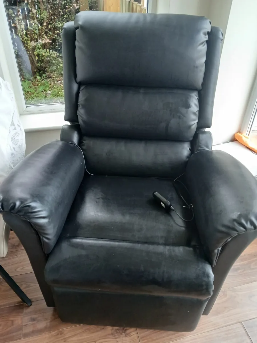 Recliner  chair - Image 1