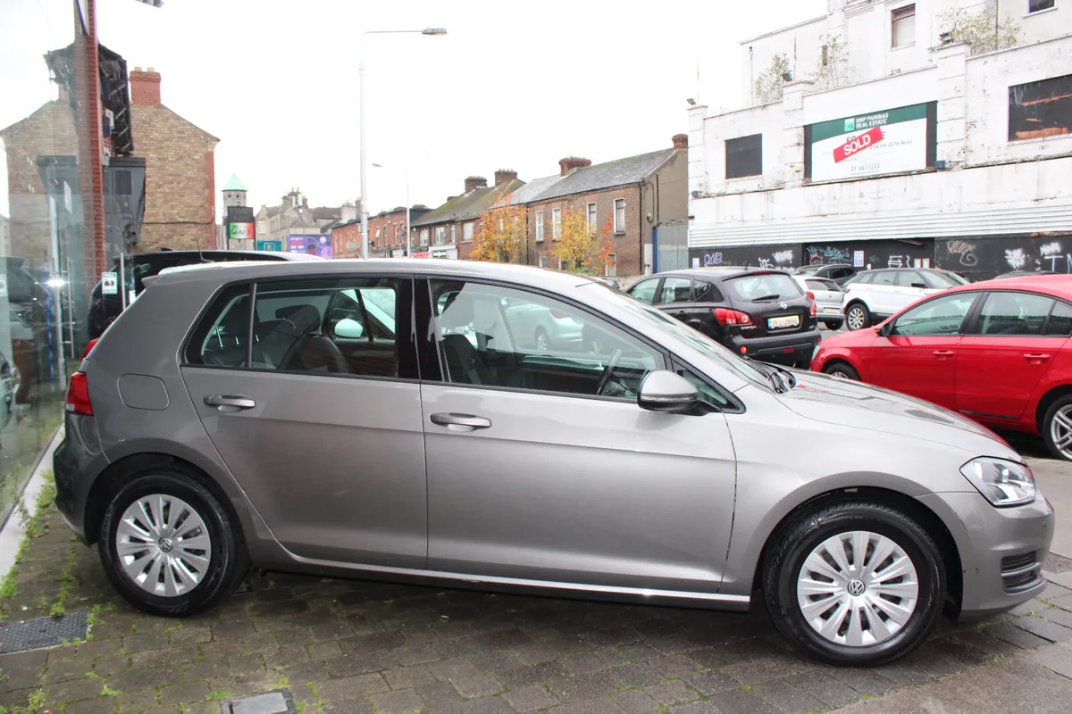 Volkswagen Golf 1.6 TDI 2015 *LOW KMS*IRISH NEW* - Image 3