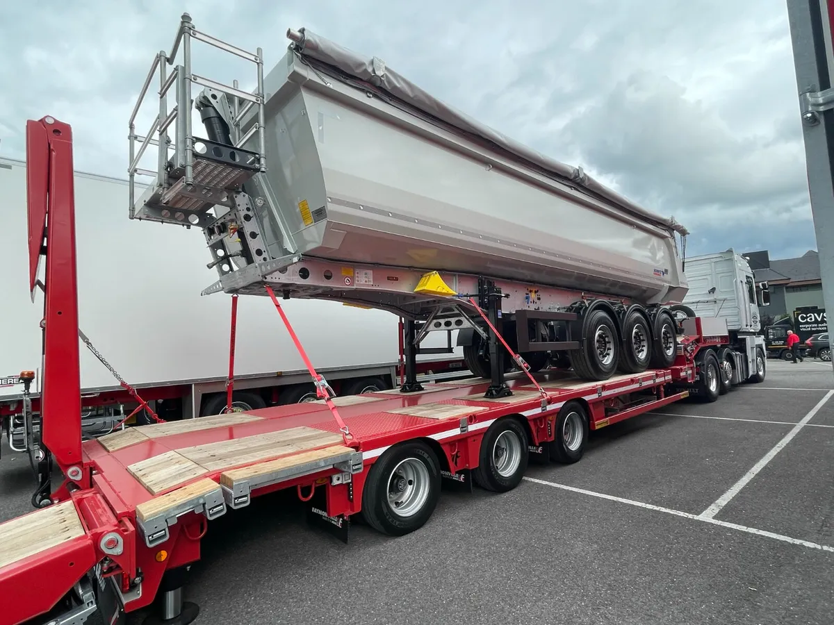 NEW FAYMONVILLE 9ft WIDE EXTENDABLE LOW LOADER - Image 1