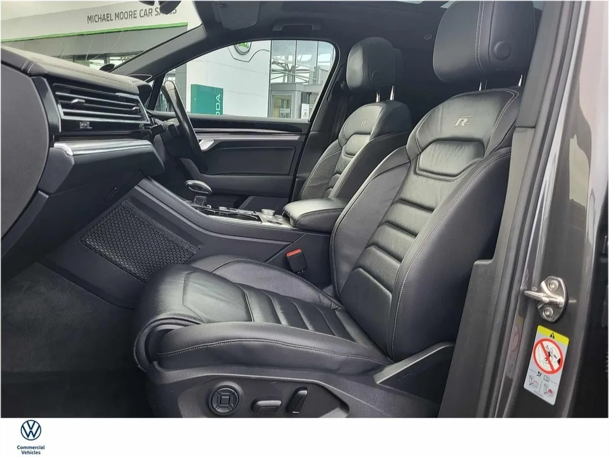 Volkswagen Touareg Commercial Design R-line 3.0 T - Image 4