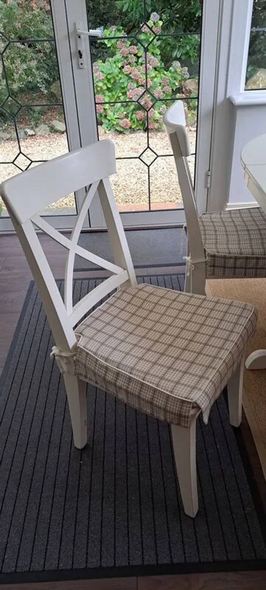 Extendable Dining Table and Chairs - Image 4