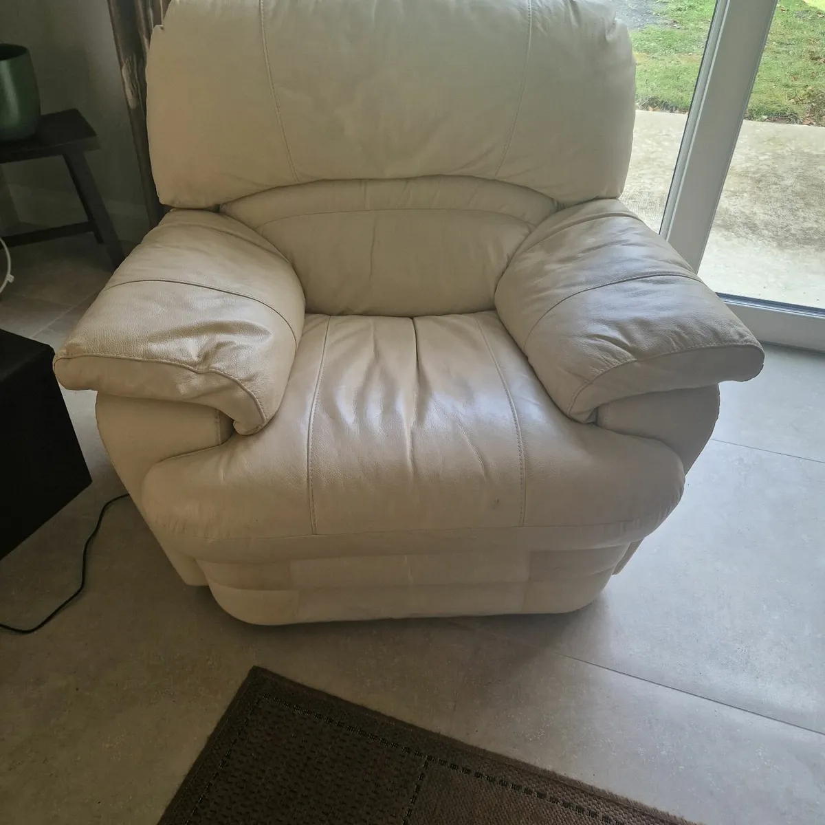 2-1 Seater Leather Sofas - Image 3