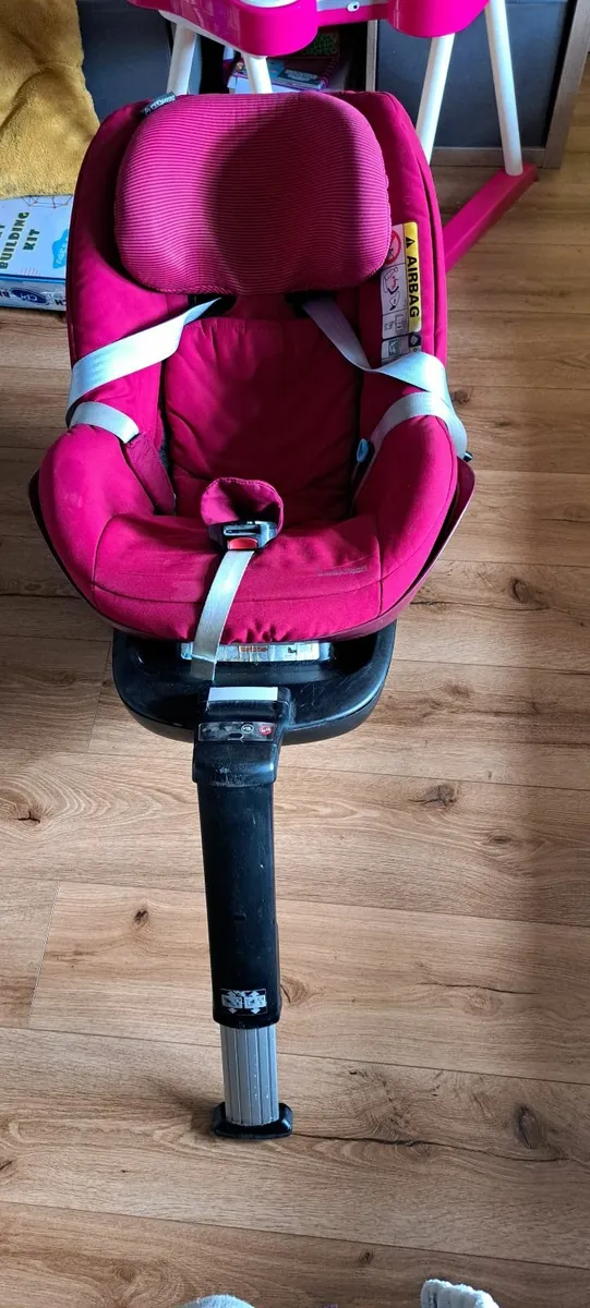 Maxi cosi car seat - Image 1