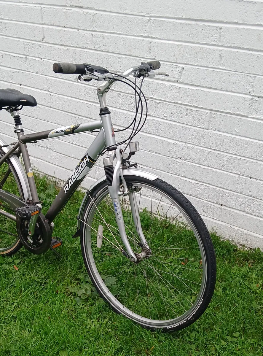 Raleigh 28-inch bike - Image 2