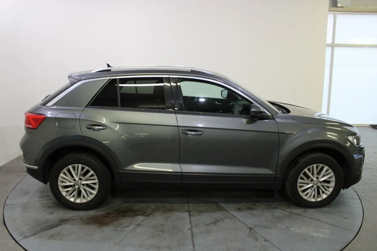 Volkswagen T-Roc 1.6 TDI 115bhp Design - Image 3