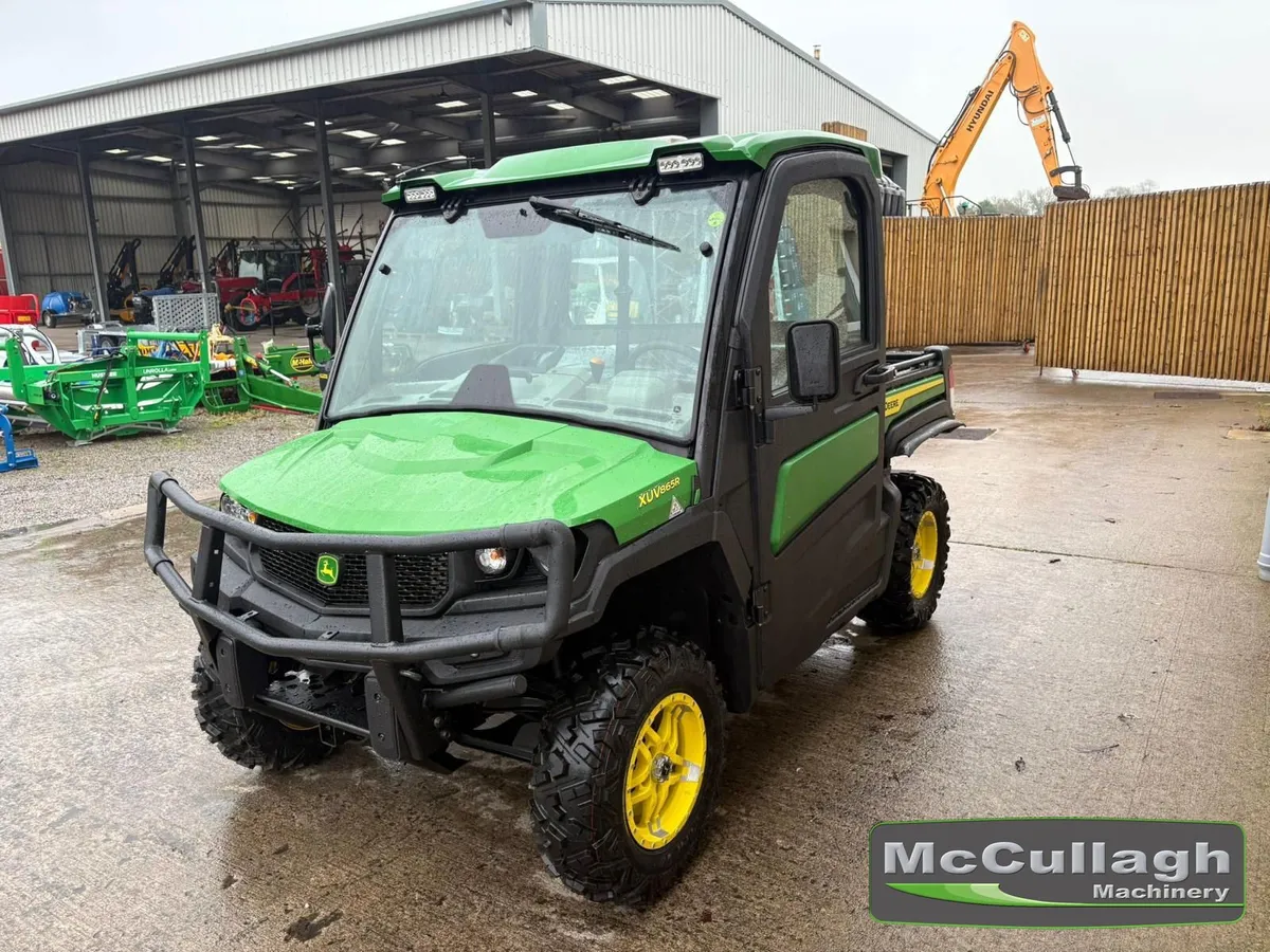 2022 John Deere 865R R-Series Gator - Image 2