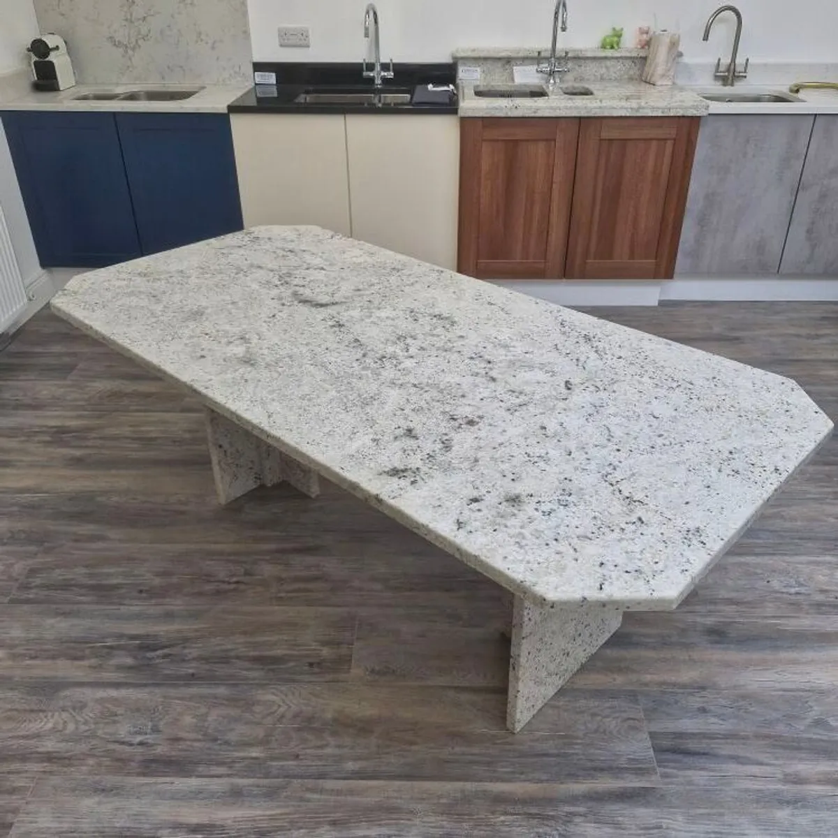 Granite dining table - Image 1